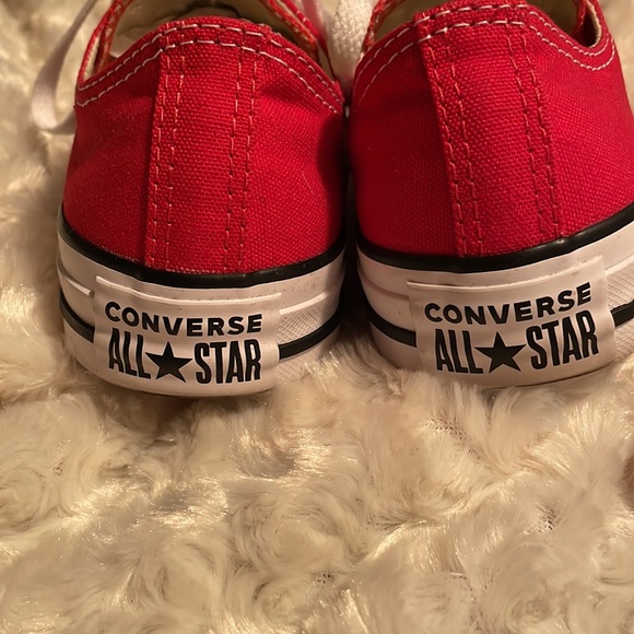 🌺🌺Converse Chuck Taylor All Star Classic🌺🌺 - Picture 2 of 5